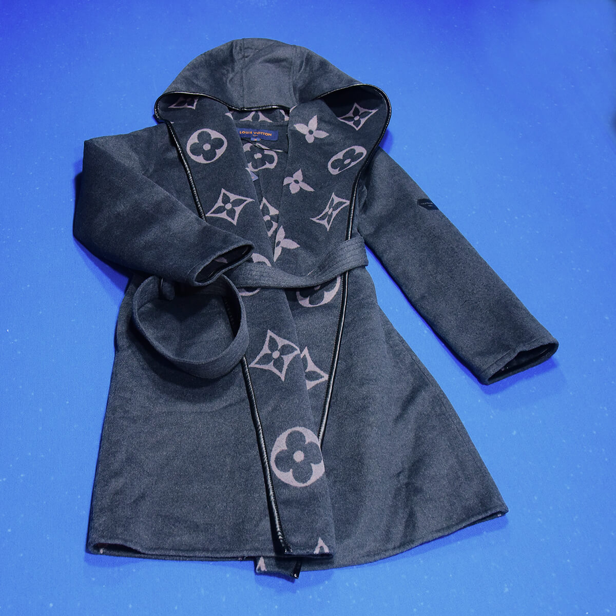Louis Vuitton Hooded Wrap Coat Black White. Size 42